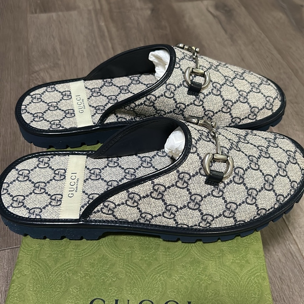 Gucci Cream and Black Mules with Elegant Design - Picture 8 of 9